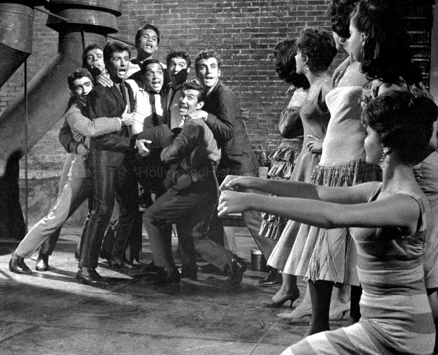 George Chakiris 1961 2 WM.jpg